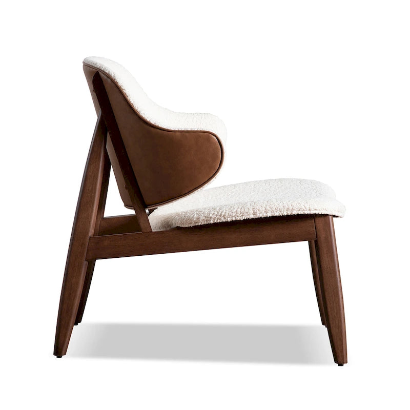 Mid-Century Modern Bouclé Ohrensessel mit Beinen aus Nussbaumholz